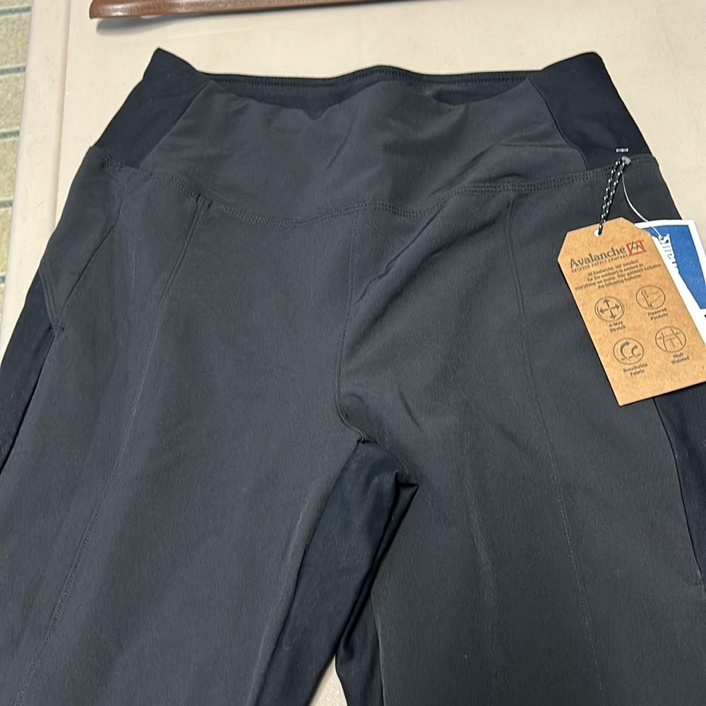 Avalanche Black Leggings